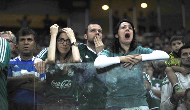 Nem na casa nova, o Palmeiras mostra força para reação